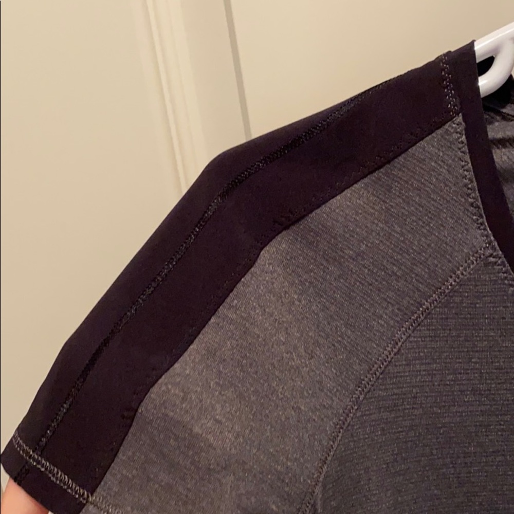 Lululemon tee - Picture 2 of 6